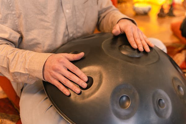 Les handpans : une harmonie de notes pour tous les musiciens